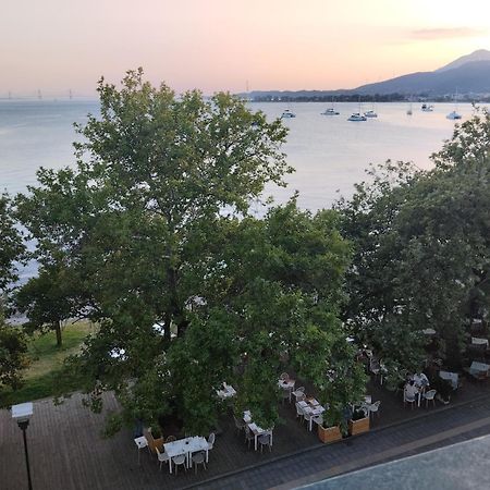 Appartement Πέτρινο Στη Θάλασσα à Nafpaktos Extérieur photo