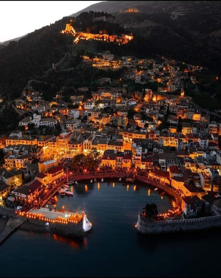 Appartement Πέτρινο Στη Θάλασσα à Nafpaktos Extérieur photo