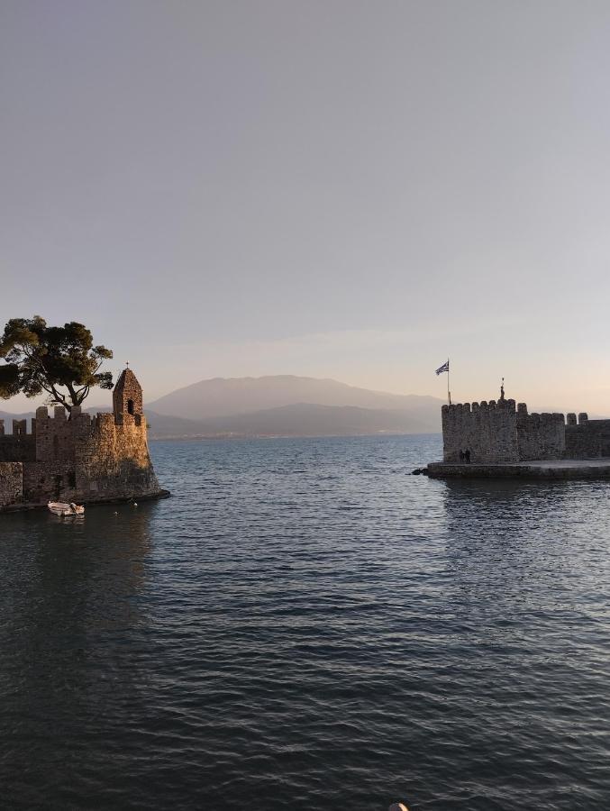 Appartement Πέτρινο Στη Θάλασσα à Nafpaktos Extérieur photo