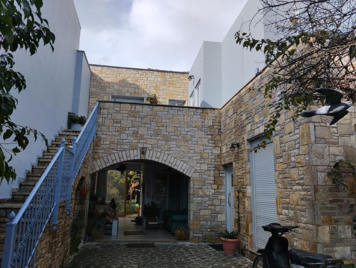 Appartement Πέτρινο Στη Θάλασσα à Nafpaktos Extérieur photo