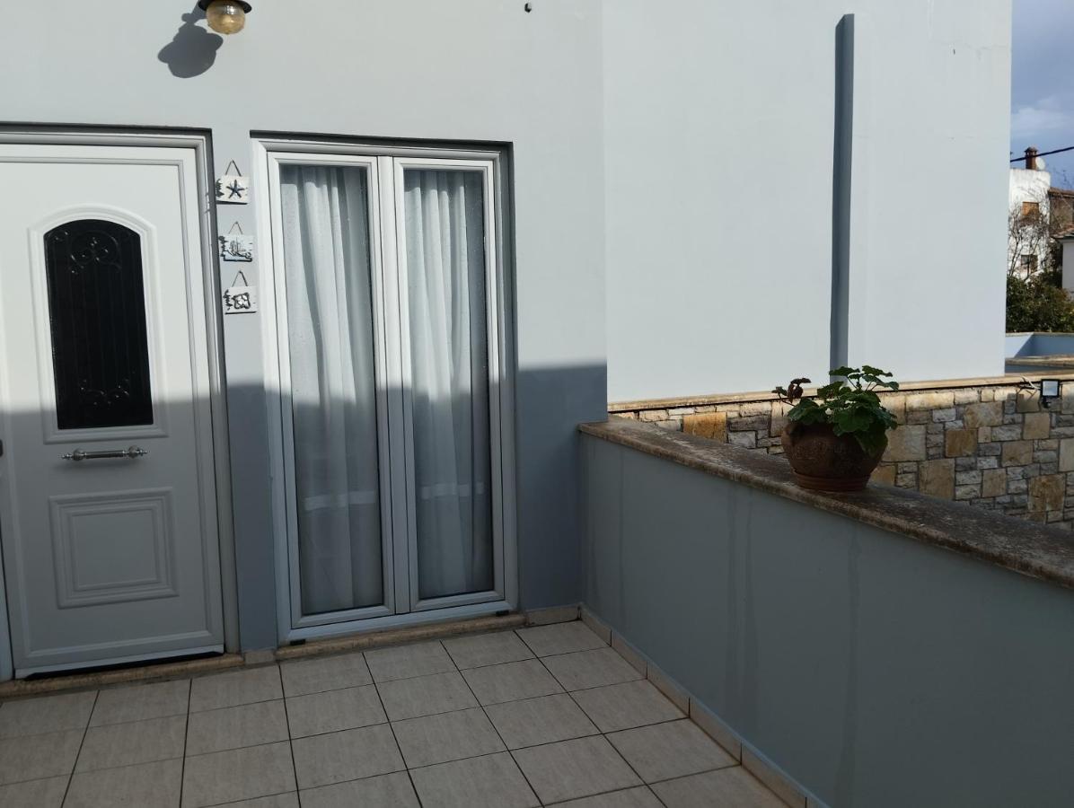 Appartement Πέτρινο Στη Θάλασσα à Nafpaktos Extérieur photo