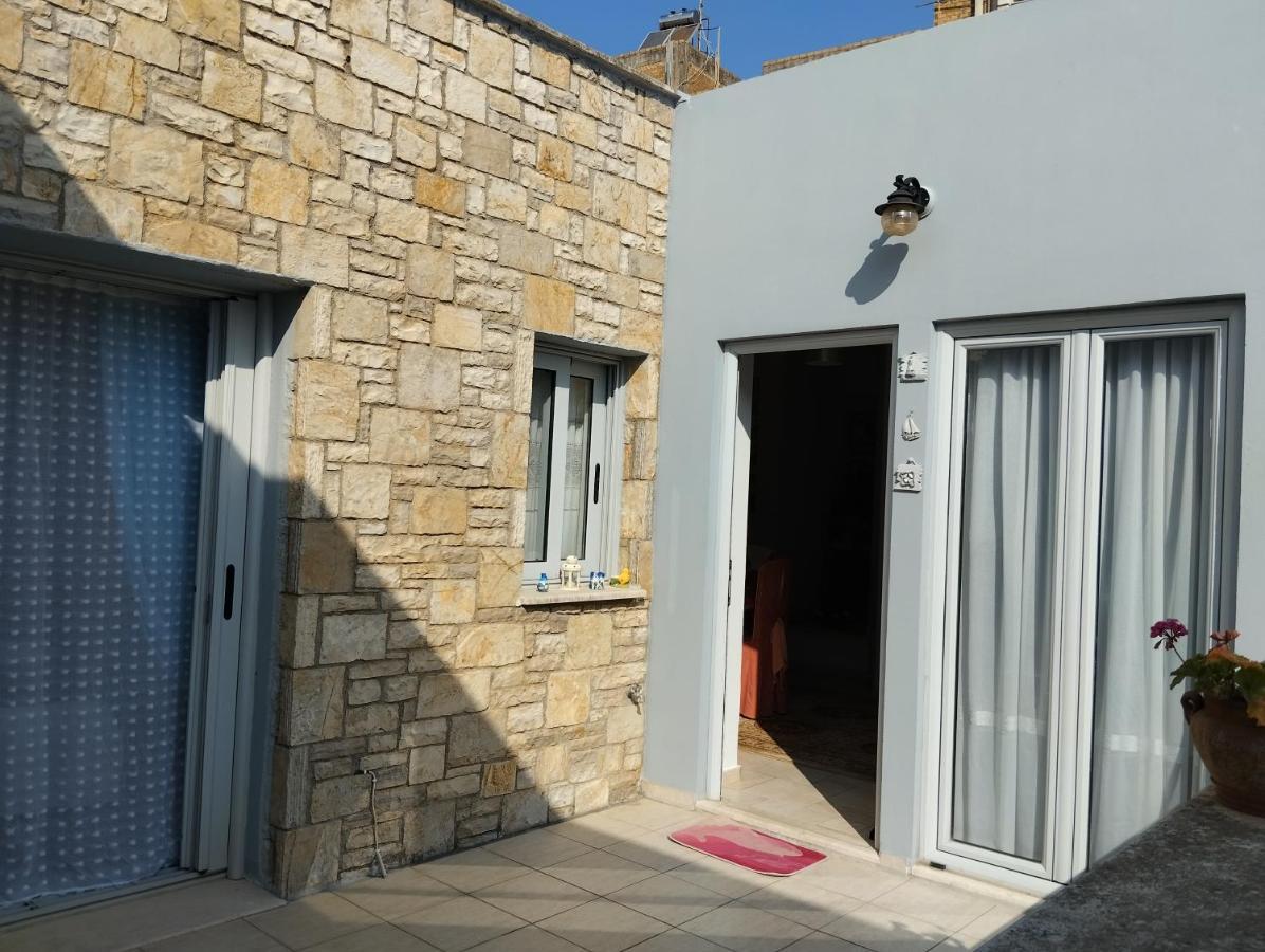 Appartement Πέτρινο Στη Θάλασσα à Nafpaktos Extérieur photo