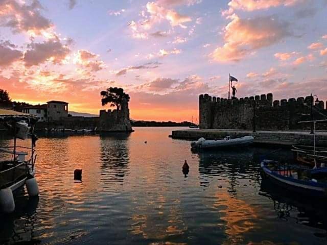 Appartement Πέτρινο Στη Θάλασσα à Nafpaktos Extérieur photo