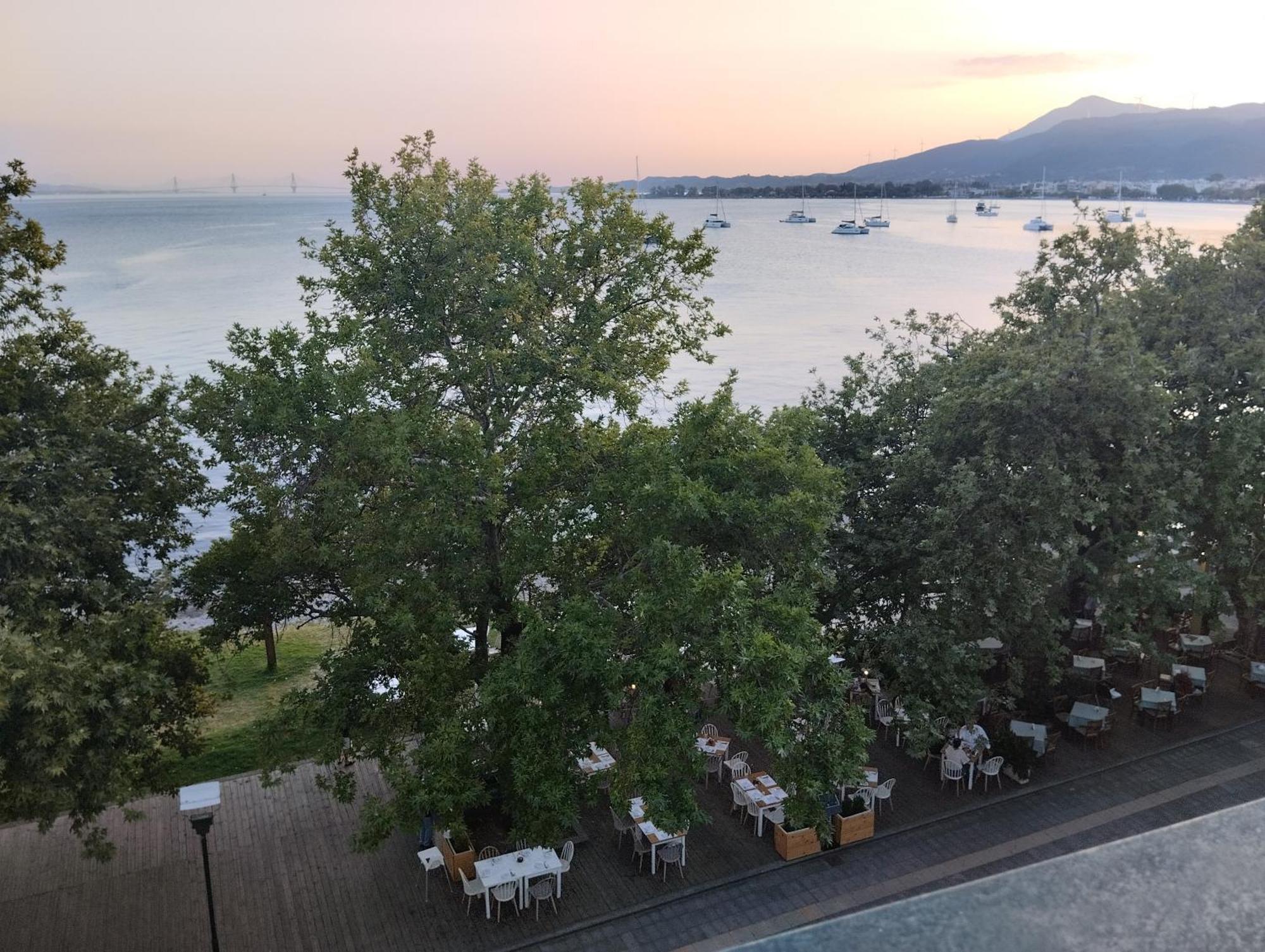 Appartement Πέτρινο Στη Θάλασσα à Nafpaktos Extérieur photo